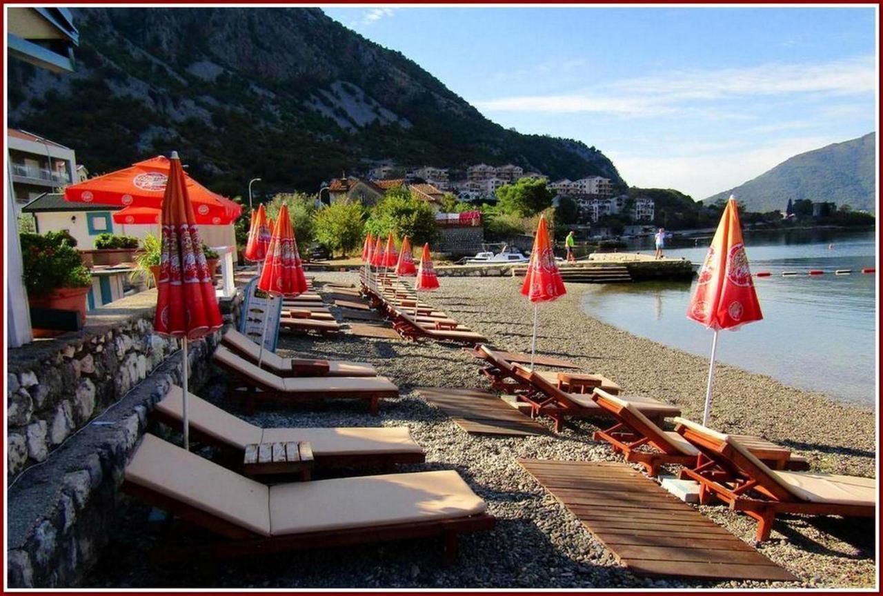 Апартаменты Apartment with 2 bedrooms in Risan, with wonderful mountain view, enclosed garden and WiFi - 100 m from the beach Рисан-19