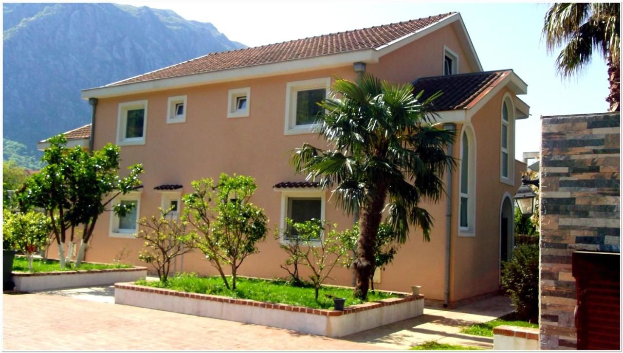 Апартаменты Apartment with 2 bedrooms in Risan, with wonderful mountain view, enclosed garden and WiFi - 100 m from the beach Рисан-27