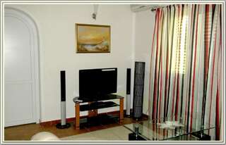 Апартаменты Apartment with 2 bedrooms in Risan, with wonderful mountain view, enclosed garden and WiFi - 100 m from the beach Рисан-3