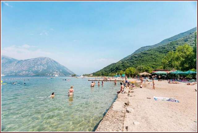 Апартаменты Apartment with 2 bedrooms in Risan, with wonderful mountain view, enclosed garden and WiFi - 100 m from the beach Рисан-19