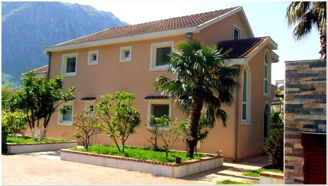 Апартаменты Apartment with 2 bedrooms in Risan, with wonderful mountain view, enclosed garden and WiFi - 100 m from the beach Рисан-26