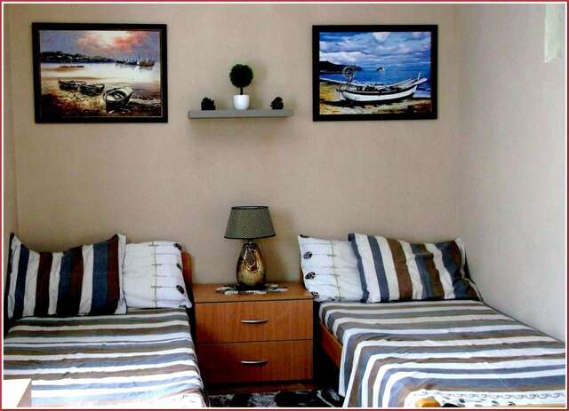 Апартаменты Apartment with 2 bedrooms in Risan, with wonderful mountain view, enclosed garden and WiFi - 100 m from the beach Рисан-9